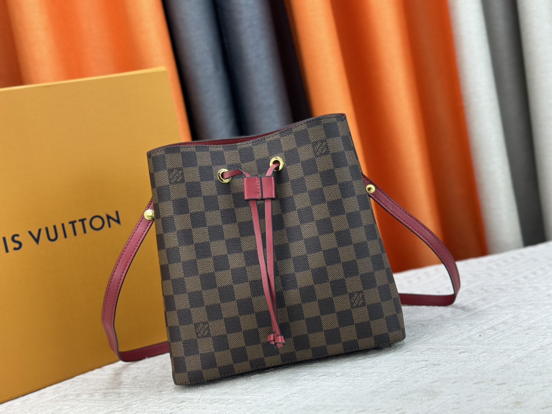 LV bag 338